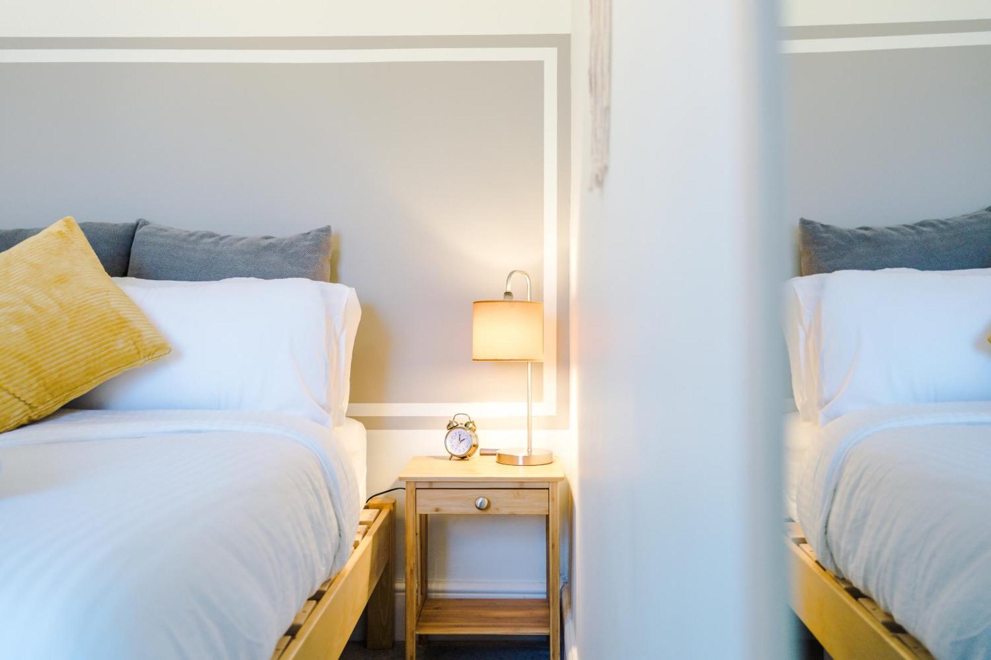 Enjoy The Pause Holiday Home, A Quiet City Centre, 2 Double Bed, Free Parking, Manchester Airport 50 Min Drive 切斯特 外观 照片