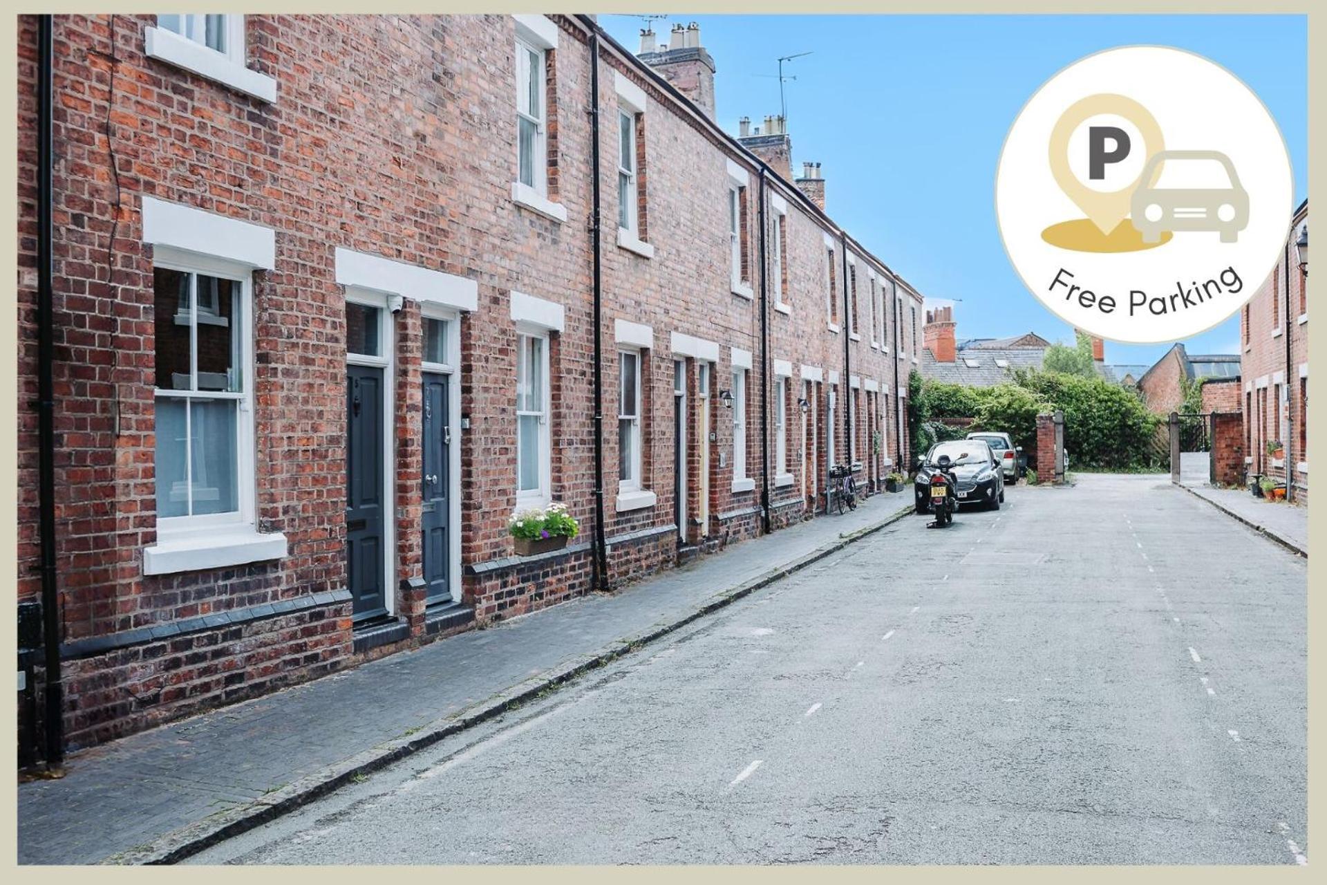 Enjoy The Pause Holiday Home, A Quiet City Centre, 2 Double Bed, Free Parking, Manchester Airport 50 Min Drive 切斯特 外观 照片